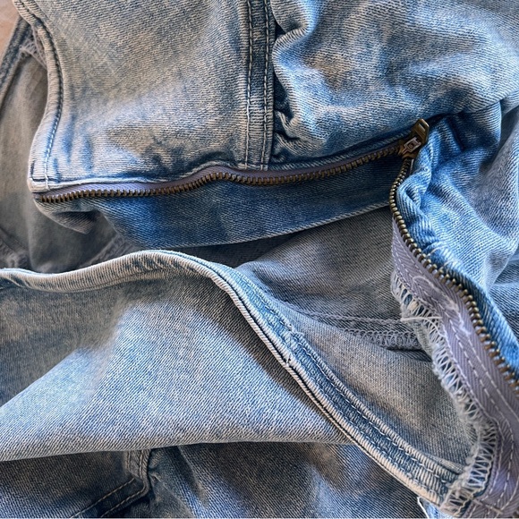 MOTHER THE RUFFLE MINI RAW EDGE DISTRESSED DENIM JEAN MINI COASTAL COWGIRL SKIRT - Picture 15 of 16